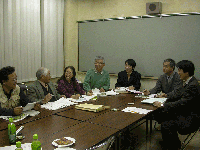 検討会の様子を撮った写真