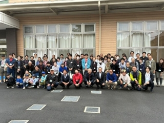 吉沢公民館で行われたゆるぎの里「きさわ」里山ワークショップでの集合写真